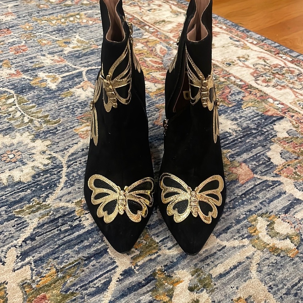 Butrich Booties, size 7, never worn